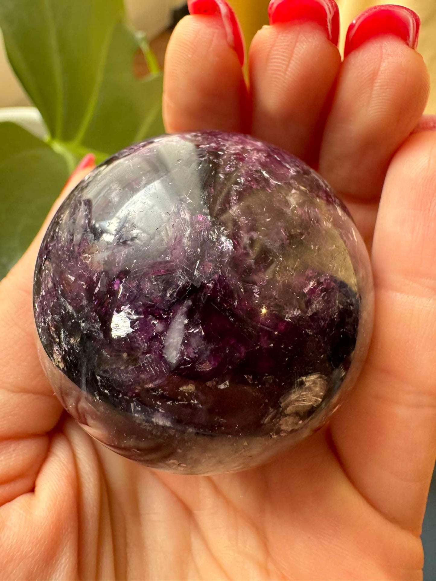 Lepidolite Sphere ( 176 g)