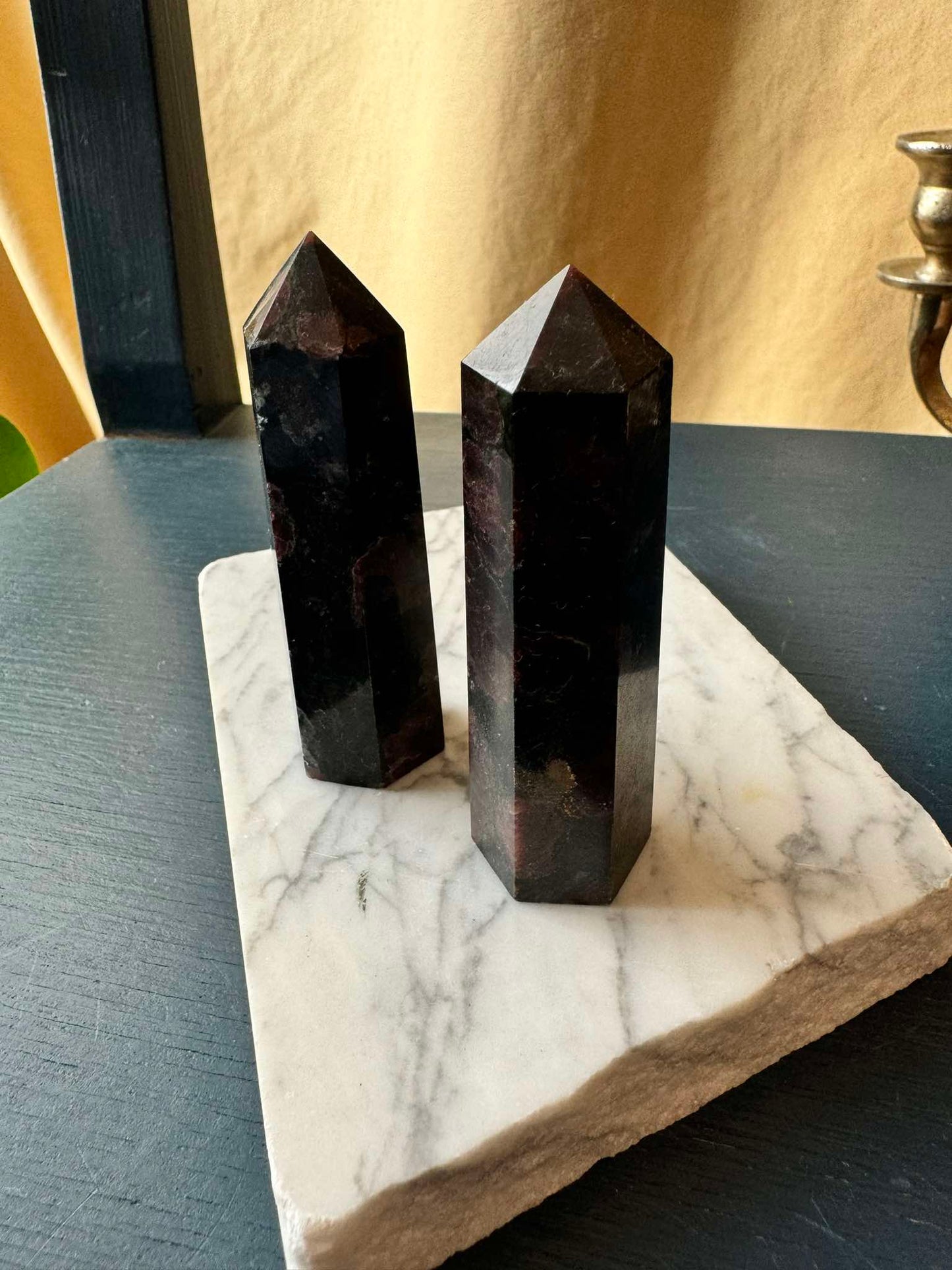 Astrophyllite and Garnet Tower ( 100g)