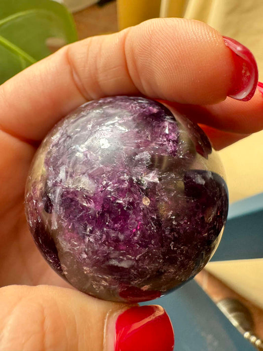 Lepidolite Sphere ( 176 g)