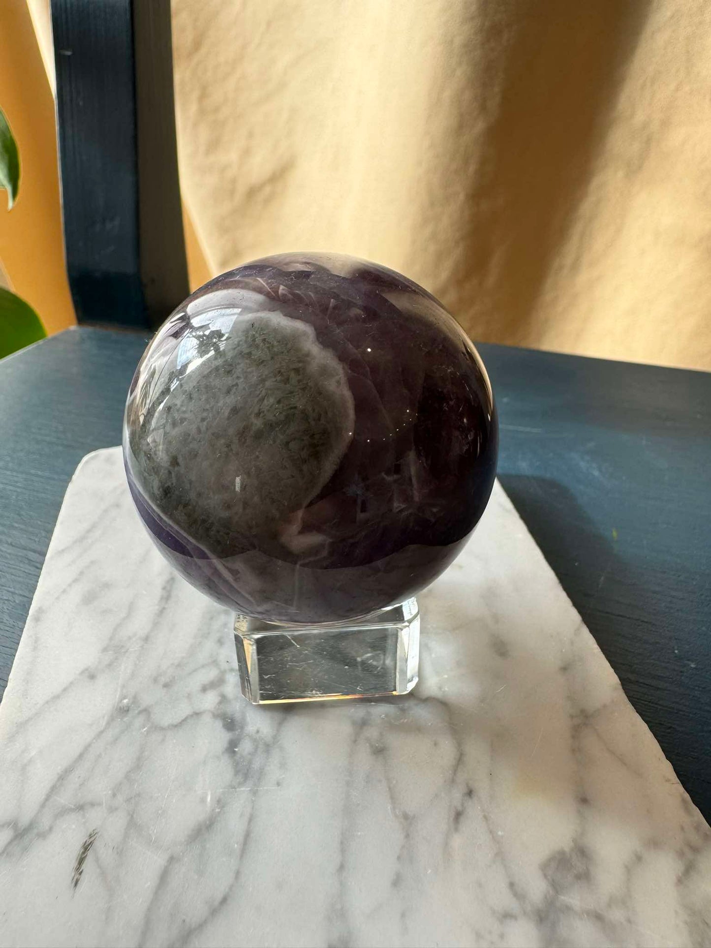 Amethyst Sphere ( 236 g)