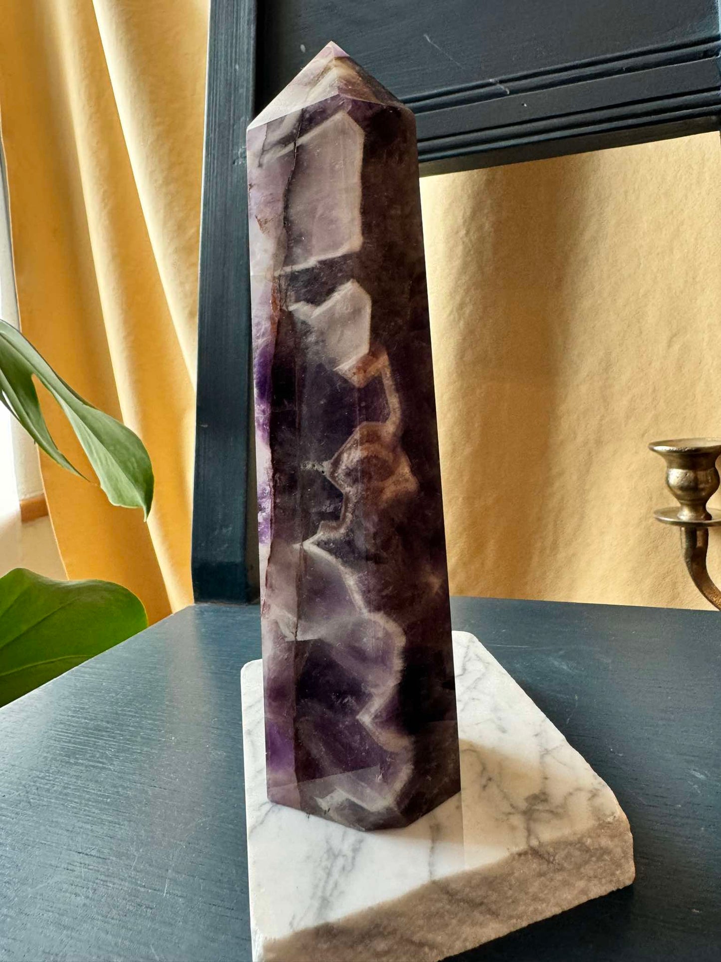 Amethyst Tower ( 1142 g)