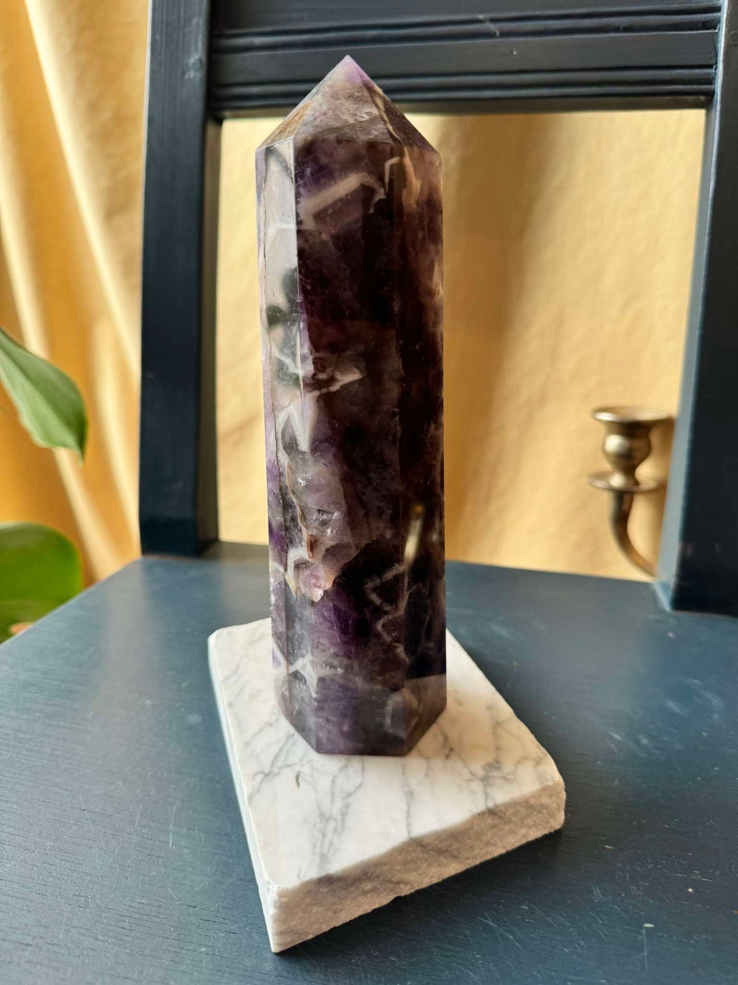 Amethyst Tower ( 1142 g)